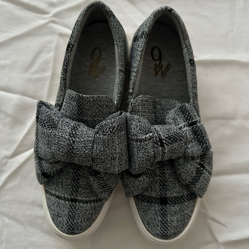 Brand New Nine West platform slides